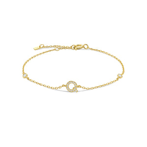 Gold dainty initial bracelet with the letter Q