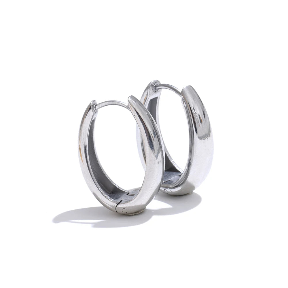 Chunky U-Shape Hoop Earrings in silver