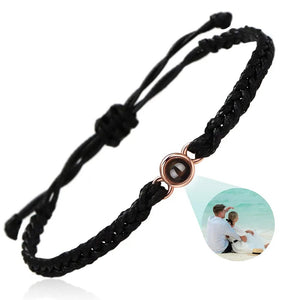 Schwarzes geflochtenes Fotoprojektions-Armband mit roségoldener Fassung und Paarfoto